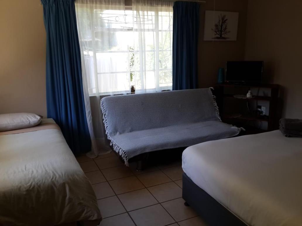 A & R Guesthouse Bloemfontein Exterior photo